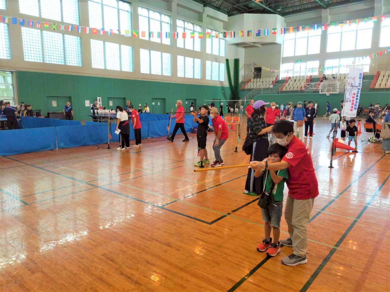 スポーツ大会での多世代交流のようす