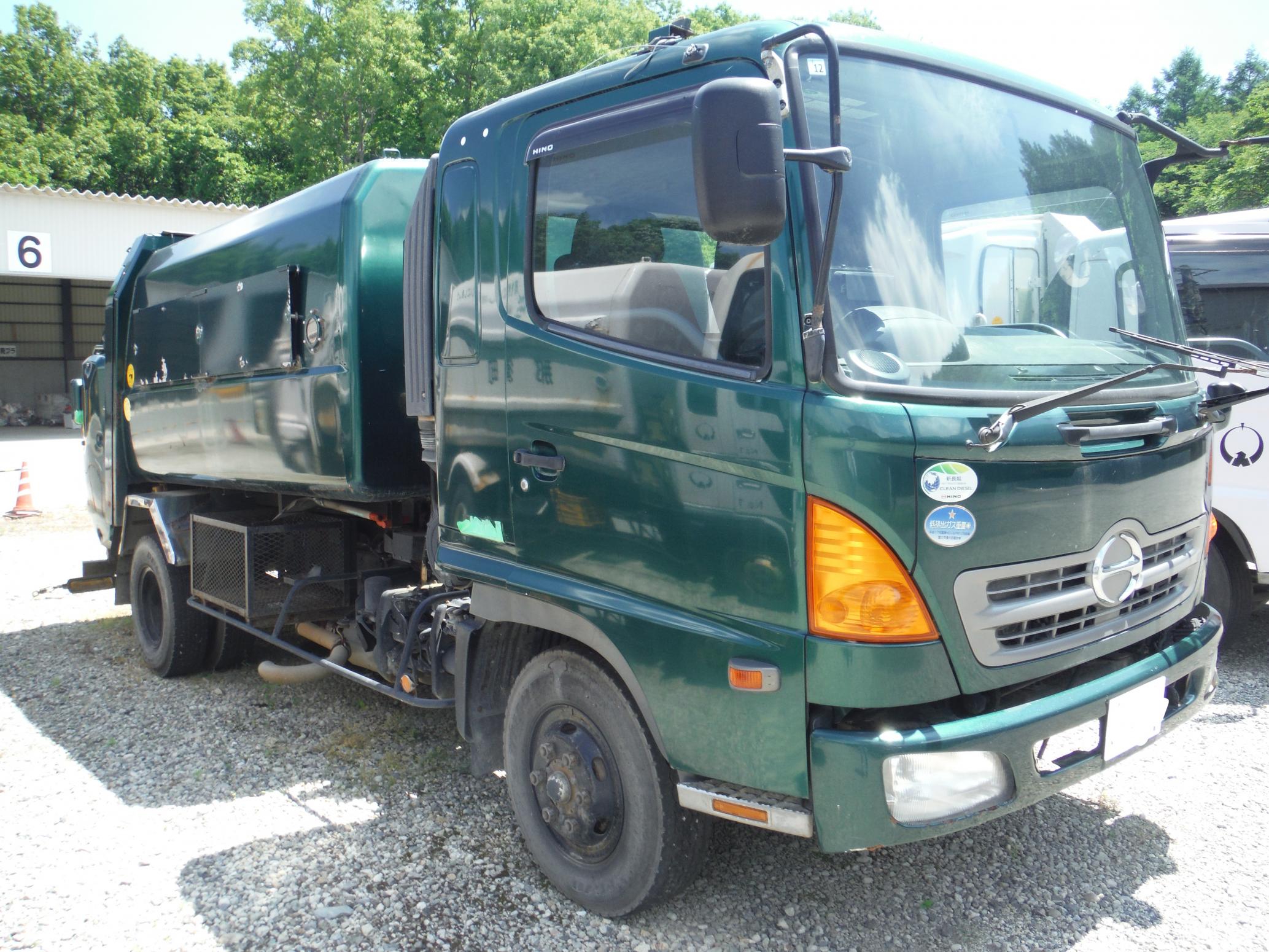[官公庁オークション]町の塵芥車を売却します 