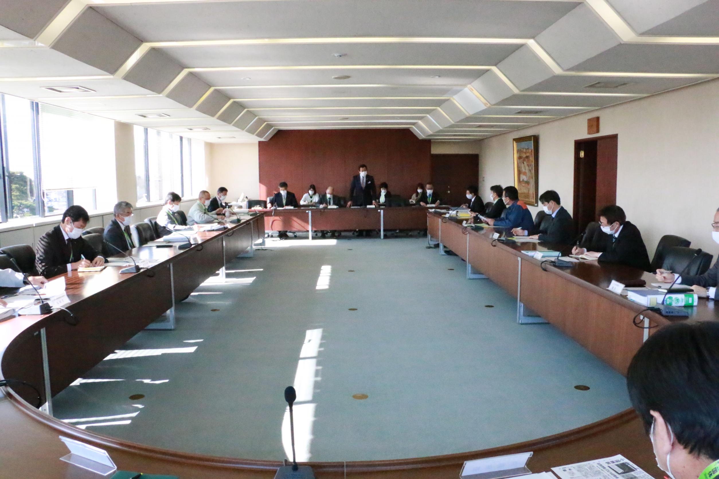 第10回新型コロナウイルス対策本部会議 第10回新型コロナウイルス対策本部会議