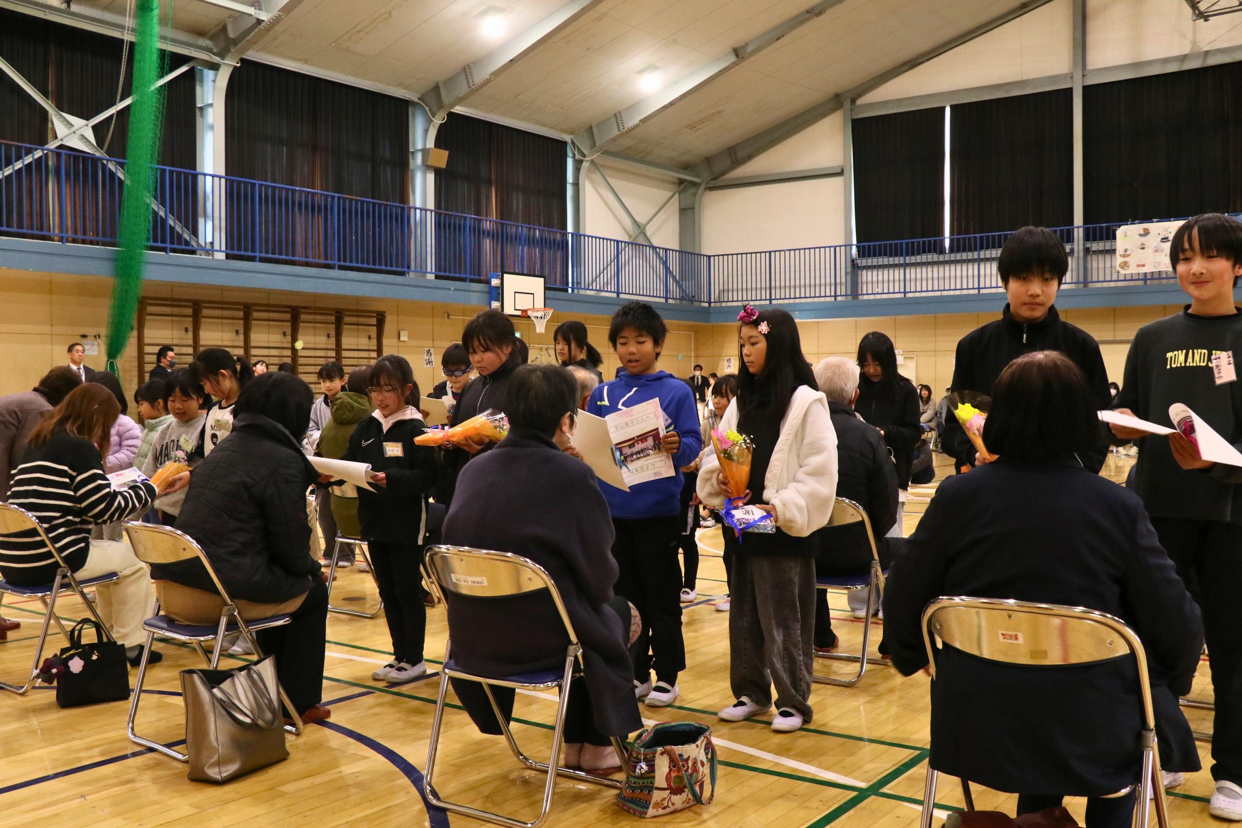 東陽小学校の感謝の会の写真 東陽小学校の感謝の会の写真
